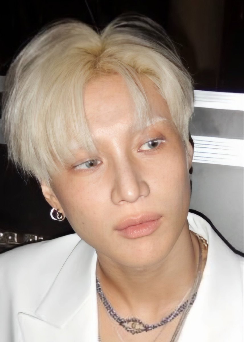 nimeat0731's tweet photo. 하얀 속눈썹 좋아 🤍🤍🤍✨✨ https://t.co/Y7KnrwVkNz