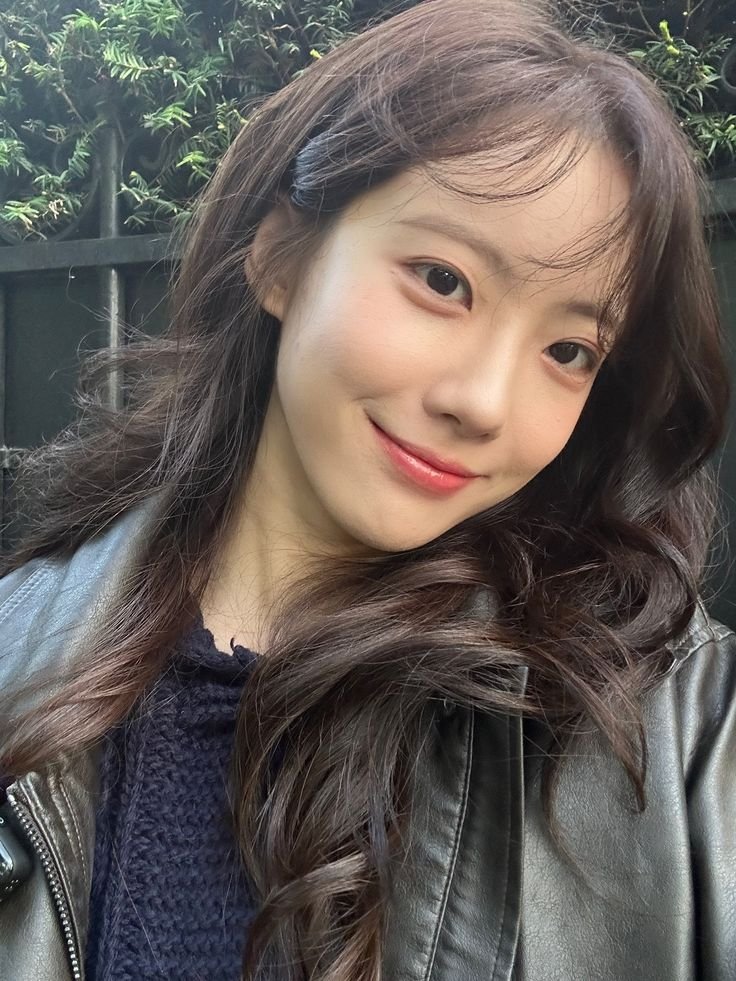 GirlgroupsBR's tweet photo. 🥹 Em recente entrevista, Luda (WJSN) contou a experiência de viver com as outras 12 integrantes e como nunca se sentiu sozinha:

"Sempre tinha alguém na sala. Se alguém queria assistir um filme, pelo menos uma menina também estaria lá, então você nunca assistia sozinha!" https://t.co/GwMbCdzNbZ