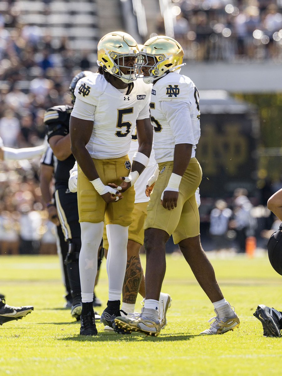 NDFootball's tweet photo. Made a statement 💪

#GoIrish☘️ https://t.co/gxqswVjH0X