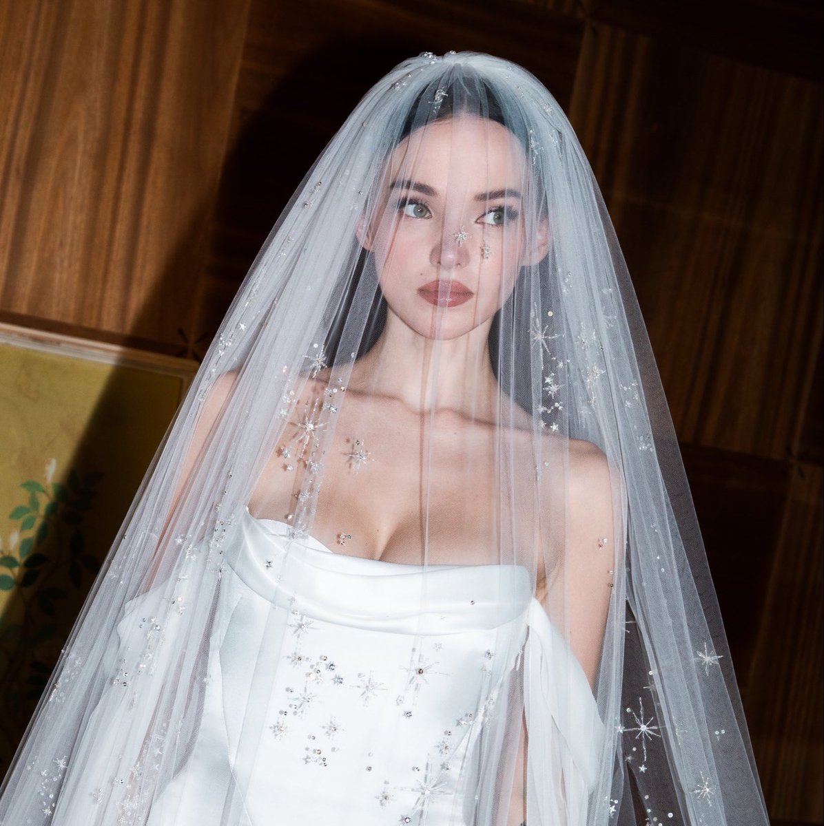 dovecharts's tweet photo. DoveHQ, Dove Cameron’s official fan account, has officially hit 1 million followers on Instagram, making it one of the largest artist official fan pages on the platform!

Here's how it compares to other top official accounts:

temariana: 733K
teamduahq: 348K
selanafanclub: 303K https://t.co/CK3uFxmR2w