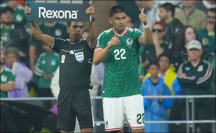 ParadonaV2's tweet photo. @miseleccionmx @Papas_Sabritas No se preocupennn ya tengo la solucion de la remontada  🔥🔥🔥 https://t.co/ib0WyXYMr2
