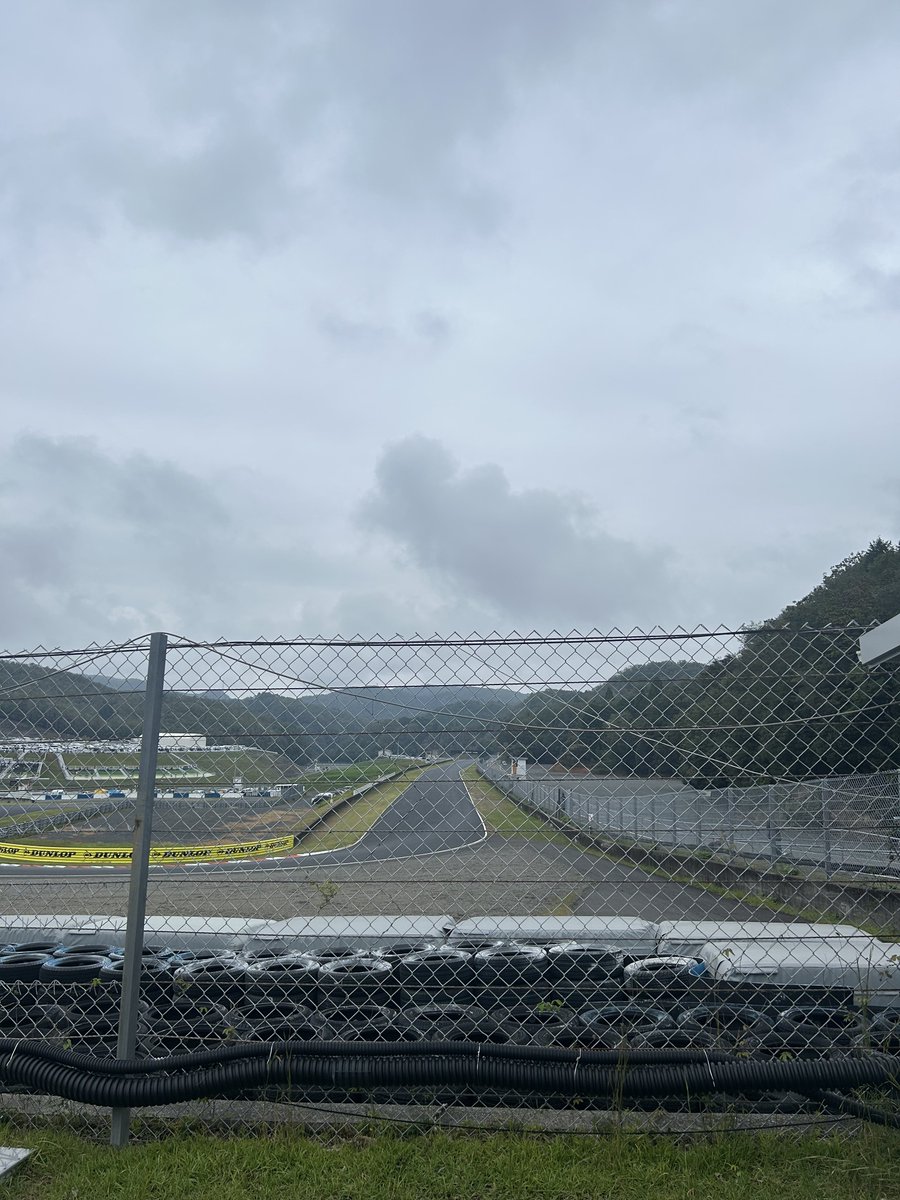 taiki_10R's tweet photo. 雨もつかなぁー https://t.co/VaGZ8YnwvJ