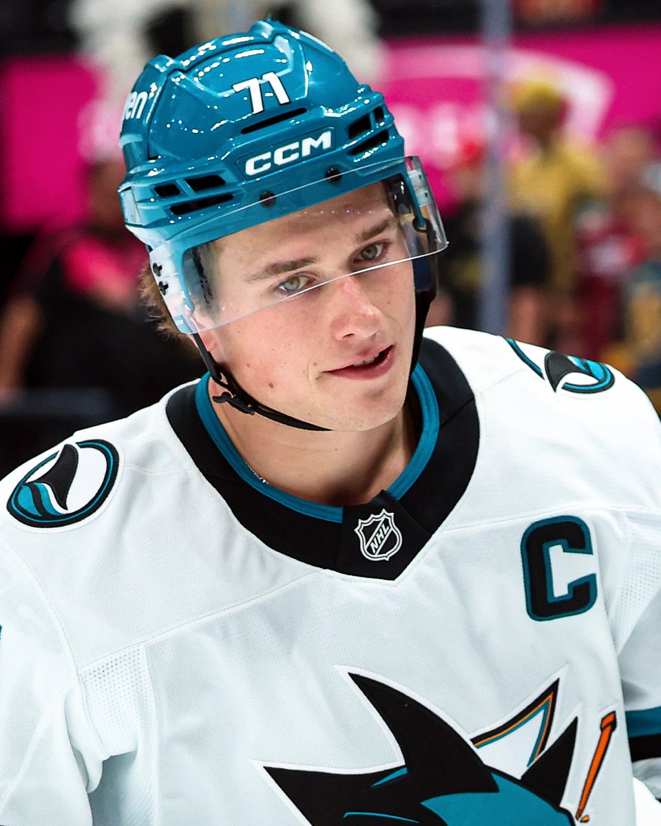 NHL's tweet photo. In case you wanted to C more Macklin! 🧐 https://t.co/X0JtP8mz2S