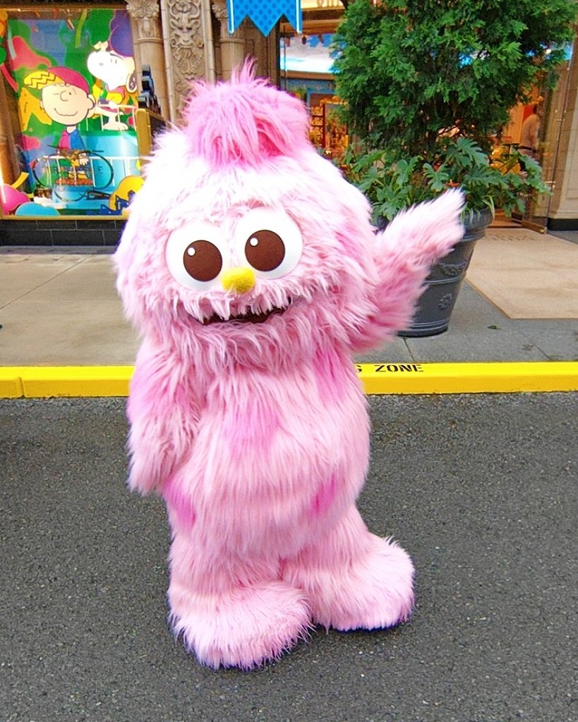 fuyu_usj's tweet photo. 可愛いポーズをたっっっくさん取ってくれるモッピーLOVE🩷

#USJファン https://t.co/yyLmmkAUPK