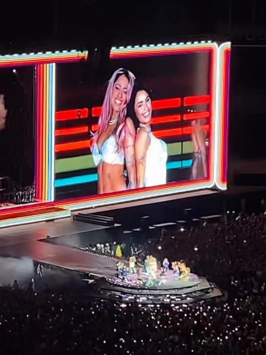 starstoessel_'s tweet photo. NO PENSE ESTAR VIVA PARA ESTE MOMENTO HISTORIA PURA DEL POP ARGENTINO,TINI Y LALI LA CONCHA DE LA LORAAA https://t.co/GTuuTwuv4f