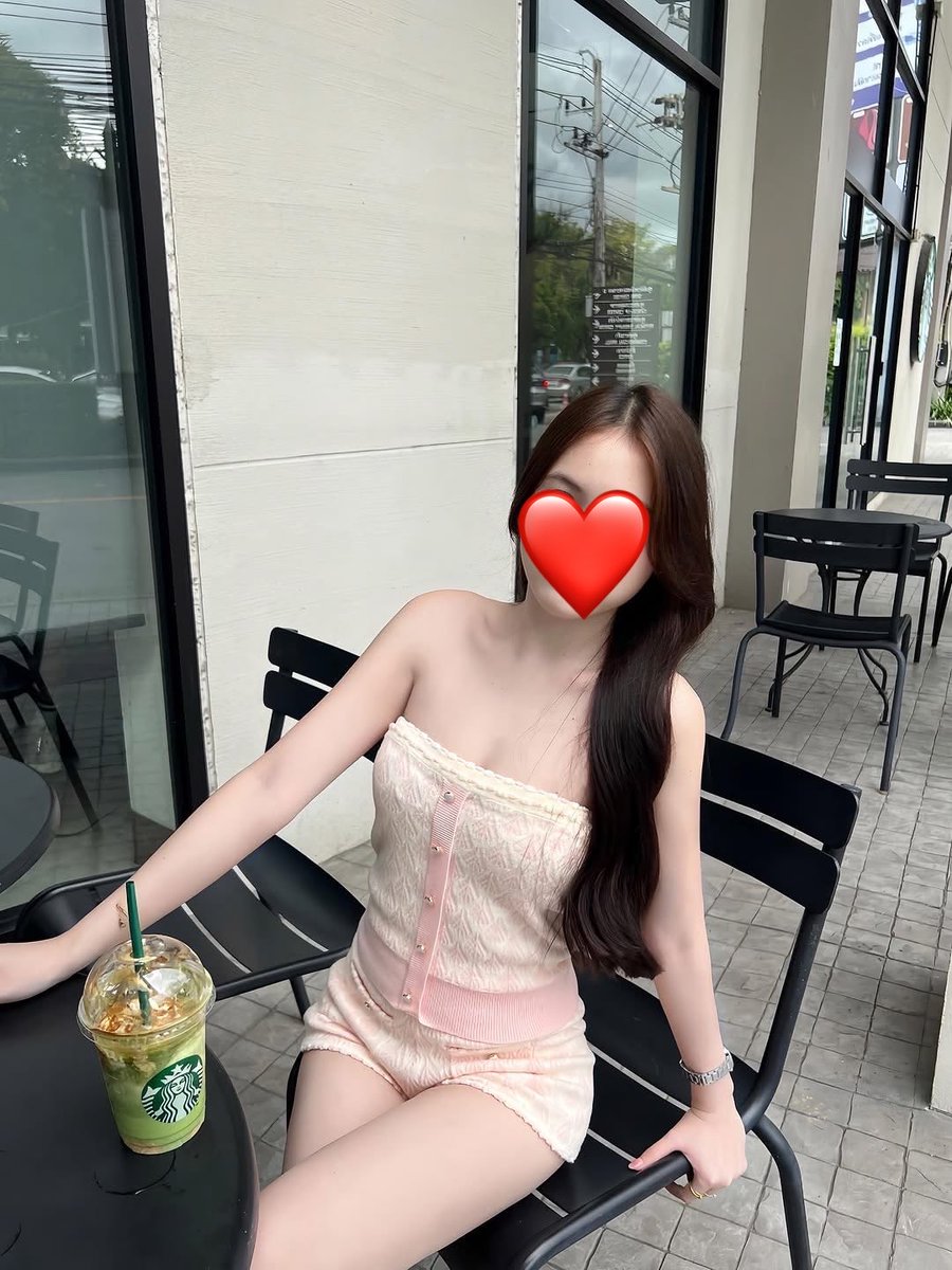 VioletHosfptiv's tweet photo. ป้ายยาสายรีบตอนเช้า ตัวนี้เกลี่ยง่าย ใช้แล้วไม่ต้องเสียเวลานาน ได้เลย
🌤️ ครีมกันแดดเนื้อซูเฟล่ บางเบา คุมมันนาน ✨
สัมผัสนุ่มละมุน เกลี่ยแล้วกระจายทั่วผิวได้ง่าย เหมาะกับการหยิบใช้เป็นประจำในตอนเช้า
ลายย: Ppkk_074

รับงานเชียงใหม่
#รับงานเชียงใหม่ 
#เชียงใหม่ 
#สาวสองเชียงใหม่ https://t.co/3EH4NkwLVN