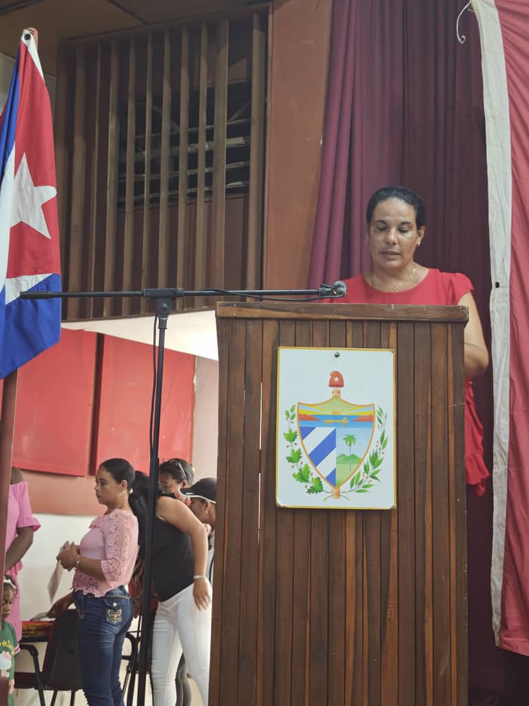 RobertoGlezMu's tweet photo. #Mayabeque celebra el 66 Aniversario de los CDR con acto en el municipio #NuevaPaz, reconocen a Cederistas destacados y ratifican decisión de defender la Revolución desde cada barrio.
#DesdeElBarrioJuntoAFidel https://t.co/YyFXqebVZK