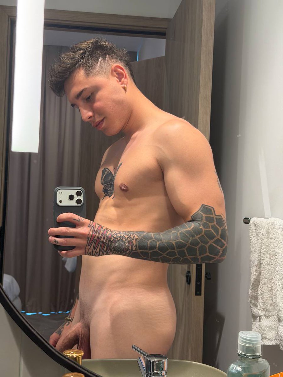_alessiospera_'s tweet photo. Wataa 🍆💦 see the first comment 💋 https://t.co/dBmhvfaRgl
