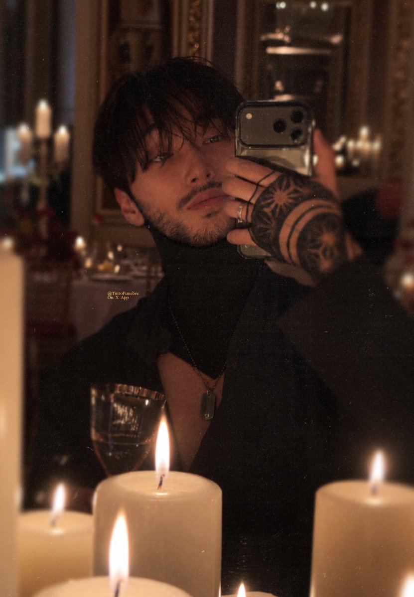 TintoFunebre's tweet photo. ㅤㅤ ㅤ ㅤFriend Request.
 
Name: Malbèc Vōlturi.
Height: 198 cm.
Zodiac sign: Virgo.
Age: 45 años.
Civil status: Soltero.
Fav season: Otoño.
Fav colour: Rojo sangre.
(+) Vino tinto, tabaco, siestas.

ㅤㅤㅤㅤㅤ ♥︎ ㅤㅤ4ㅤㅤDM. https://t.co/JSsU0jXpKS