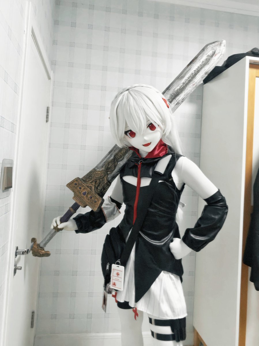 shiluodexintu's tweet photo. 🗡🗡🗡
博士!这玩意比法杖顺手多啦!
#kigurumi #Arknights #明日方舟 #cosplay #Warfarin #vampire #华法琳 https://t.co/7jlmFIzKRU