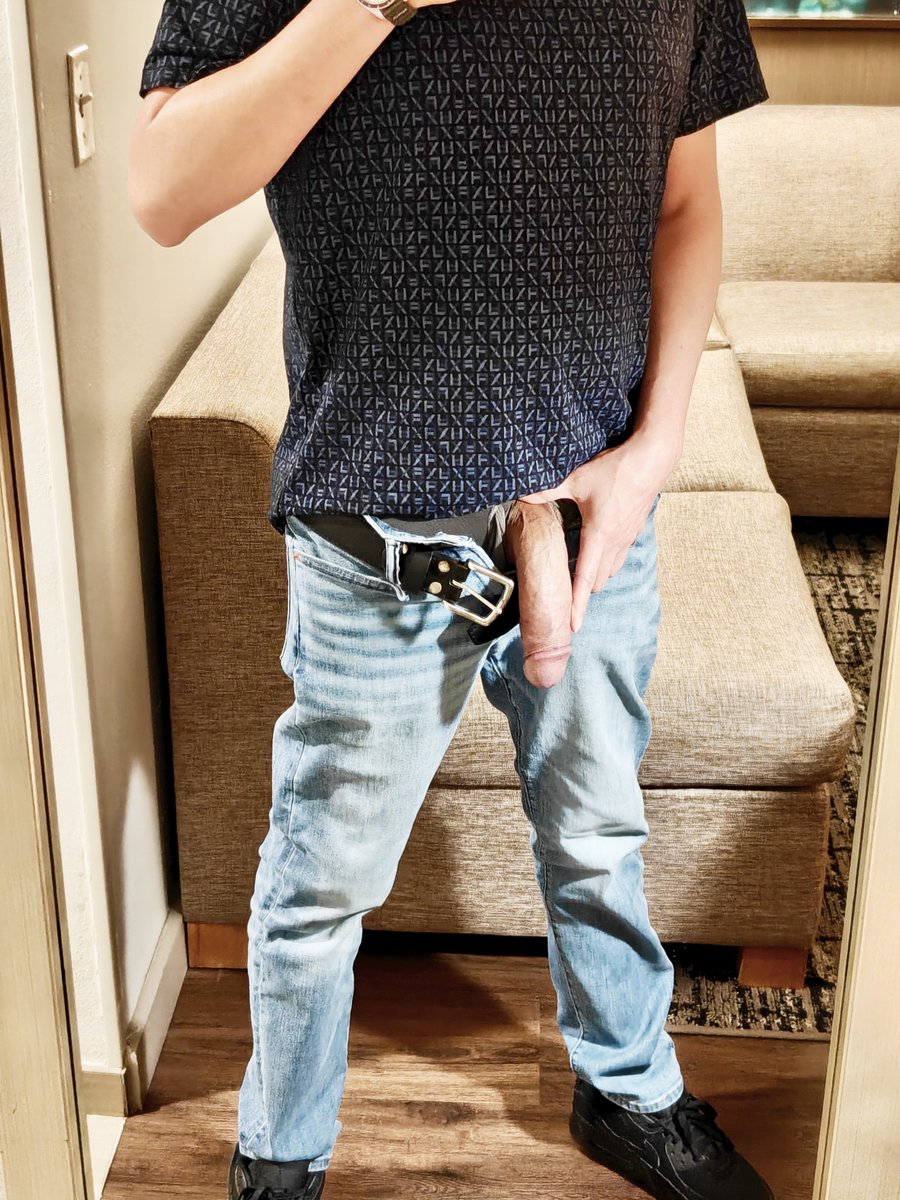 SnapUpToYou's tweet photo. Do y'all like the Big Mirror? And today's fit 😜 https://t.co/RxUTStmKZe