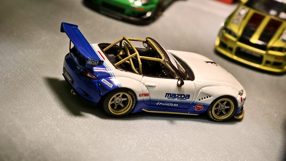 Giga_Penguin's tweet photo. Inno64 Pandem ND MX5 🤗
Damn good casting and the wheels are perfect! Livery is nice too!
Really love it's wheels that matches the roll cage, skirts and splitter colours.
#164scale #164diecast #inno64 #mx5 #pandem https://t.co/w0RhN0KZiC