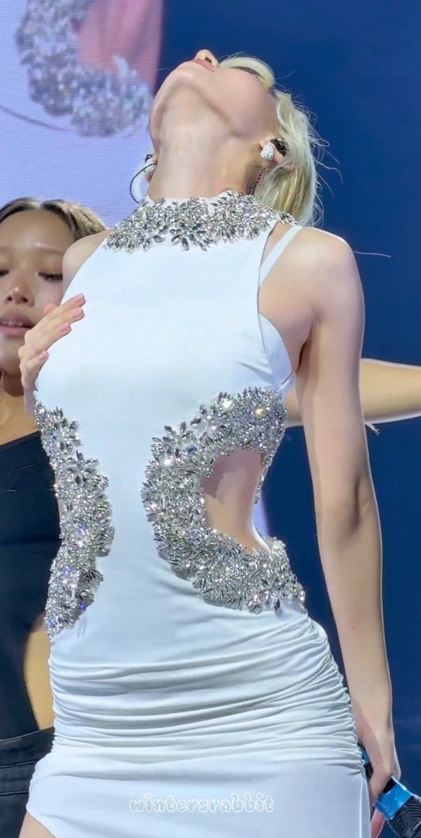 joyminjeong's tweet photo. IM ON MY KNEES https://t.co/OELz3WzUeq