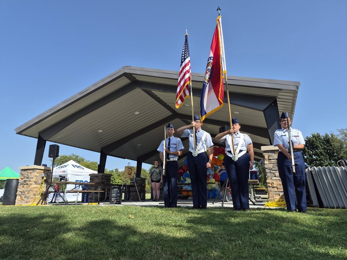 mocapnews's tweet photo. Missouri Wing's Central Missouri Composite Squadron participated in the recent 6th Annual Boone County Ready Fest in Columbia, MO! #civilairpatrol #CAPcadet https://t.co/D1kMvQ41EQ