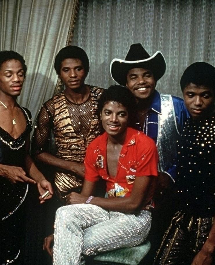 tra3rl4's tweet photo. HAPPY 46TH ANNIVERSARY TO THE TRIUMPH ALBUM!!💿💗 https://t.co/ZzQFiBndA1