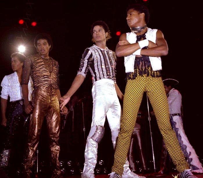tra3rl4's tweet photo. HAPPY 46TH ANNIVERSARY TO THE TRIUMPH ALBUM!!💿💗 https://t.co/ZzQFiBndA1