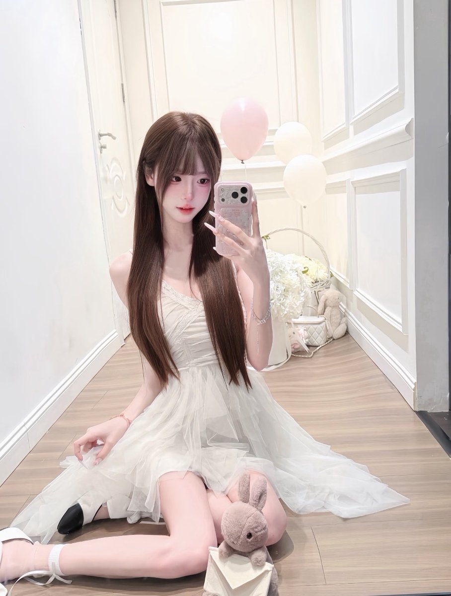 Gabriel41929409's tweet photo. 有男生要来锐评我18岁的福嘛🥺                                                

心情不好来X发泄了   

真没有🚪  流言7我真的给呀 https://t.co/DitVPcHQf4