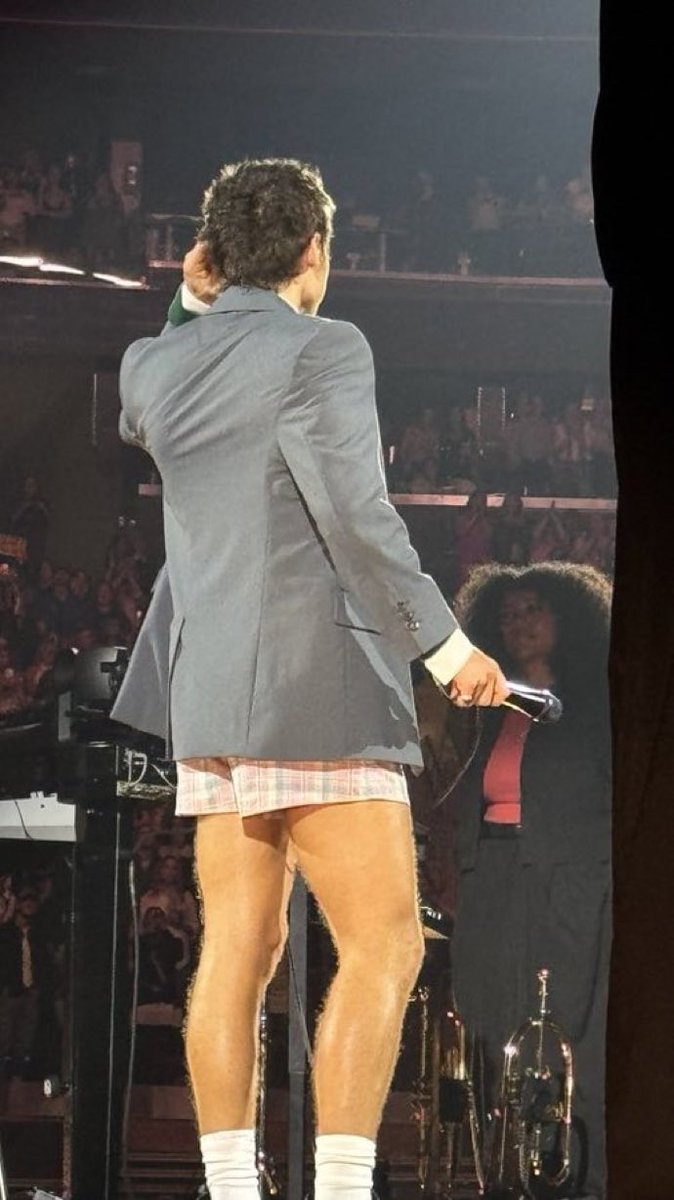 viewsyerpdctfvn's tweet photo. these are the shortest pair yet i'm frothing at the mouth https://t.co/2lsL4ivMWn