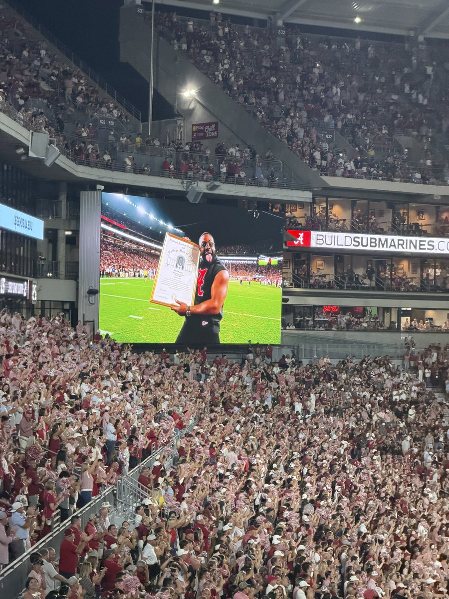 imjoshsr's tweet photo. Congrats @markingramII #RollTide https://t.co/wq3slvuP8I