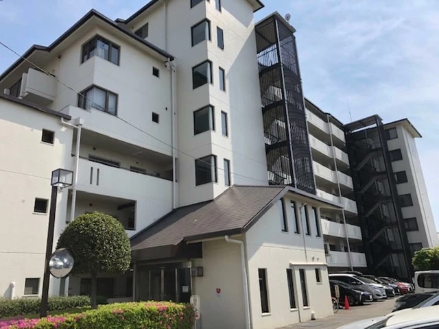 GoofeeHome's tweet photo. 【ローレルコート桜塚】

3,780万円｜4LDK｜75.51㎡
豊中市南桜塚1丁目、7階建の6階部分。

2026年12月中旬に改装工事完了予定。
キッチン・浴室・トイレ、壁・床、洗面化粧台、給湯器を改装予定です。

#豊中市 #中古マンション #岡町 https://t.co/OJc8QEerDi