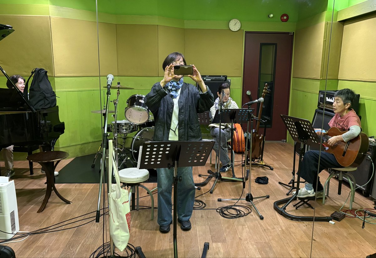 Cornets1988's tweet photo. さて、今日は午前中から10月11日に向けて4人リハ。只今絶賛発売中の吉祥寺スターパインズカフェ結成40年ライブ、皆さまのお越しをお待ちしております！ https://t.co/5xGISv8m06