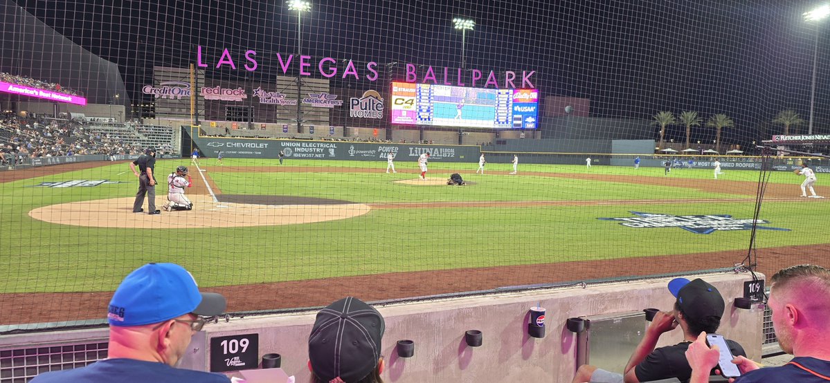 RevRunLineD's tweet photo. Perfect night for the AAA championship game https://t.co/oWmlki84eP