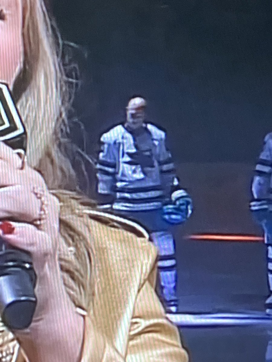 pigeontisms's tweet photo. darnell nurses bald head moves me. it’s so shiny https://t.co/mmNHCM5Nhn