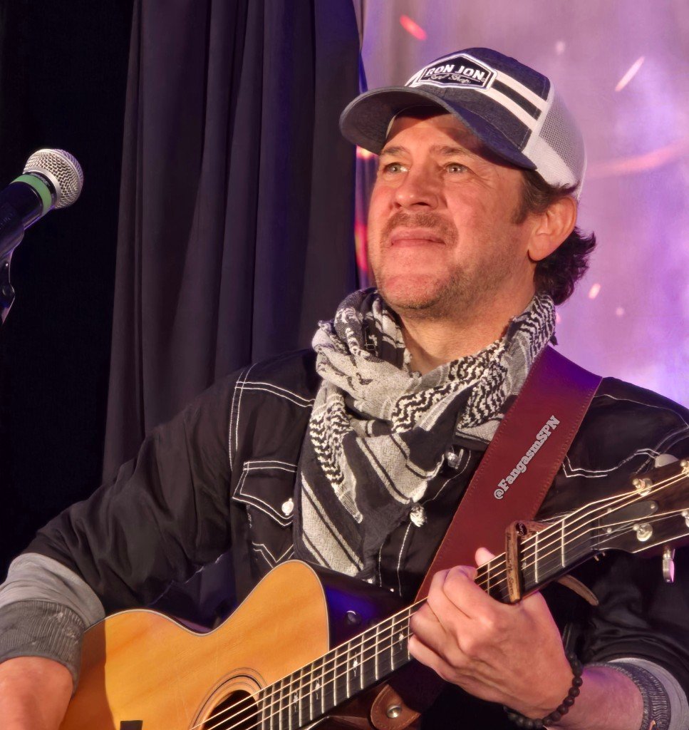 FangasmSPN's tweet photo. Christian Kane: thank you for having me ♥️ #SPNNC https://t.co/EzX0yPM5wP