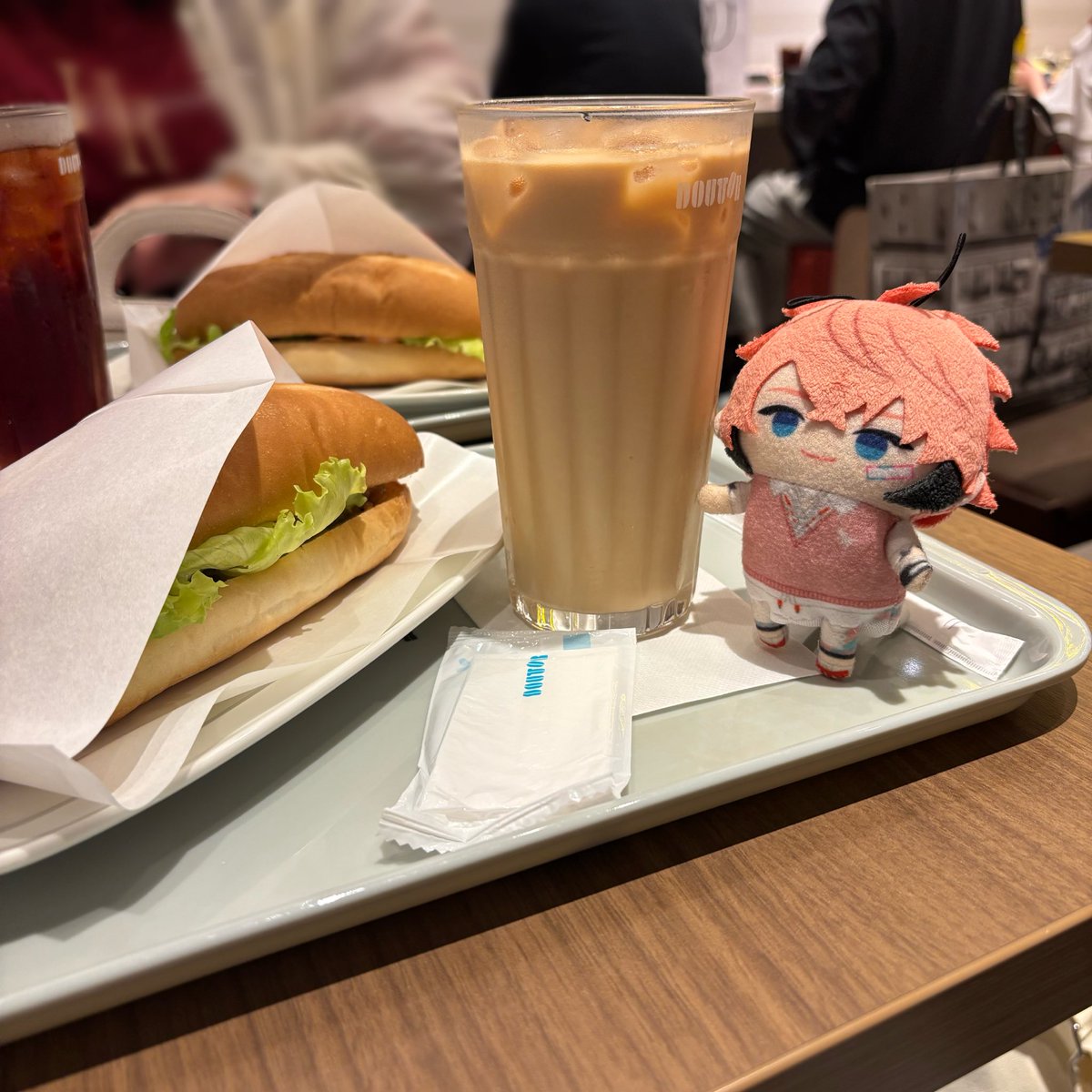 papeniki_'s tweet photo. 異文化交流🐸⭐️

 #ぱぺニキ観察記録 https://t.co/pJBxVFLubj