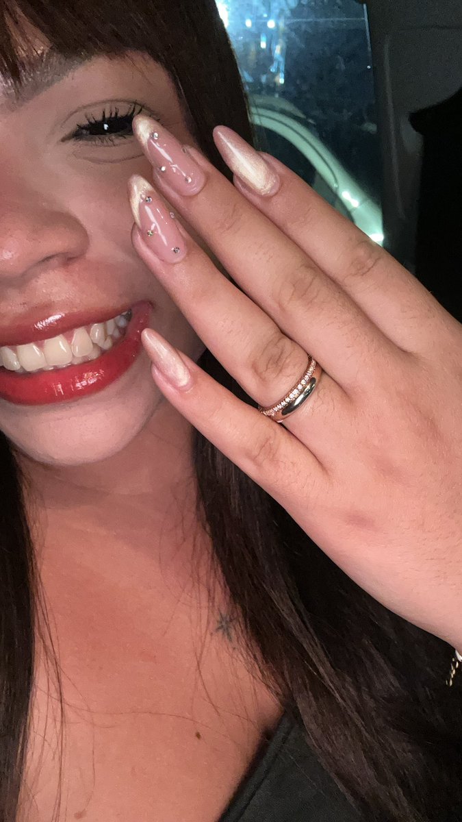madyannera's tweet photo. pouco feliz com o meu negão de 1,87 divo lindo cheiroso, ps: ainda ganhei uma passagem pro Rio https://t.co/MbISYQaq5k