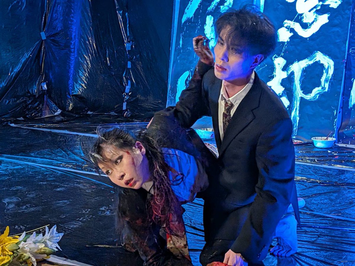 pj1204's tweet photo. 去る9/22 牛津赤レンガ館での あわいのみライブを観てくださった皆さま、ありがとうございました。
イベントに関わられた皆さま、お疲れさまでした。

今回やったのは「スーツ姿の僕等へ」というOGAの書道パフォーマンス作品でした https://t.co/B79ZlNBsaF