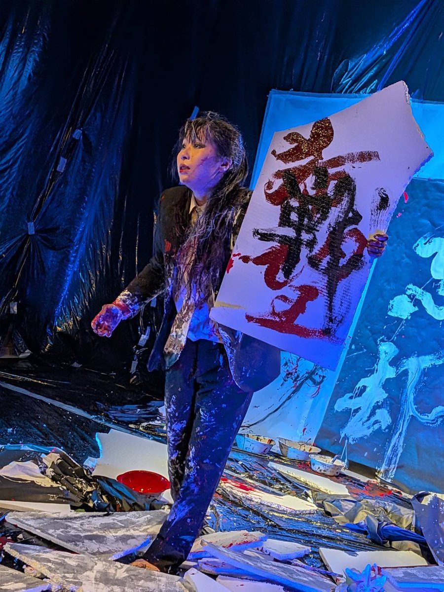 pj1204's tweet photo. 去る9/22 牛津赤レンガ館での あわいのみライブを観てくださった皆さま、ありがとうございました。
イベントに関わられた皆さま、お疲れさまでした。

今回やったのは「スーツ姿の僕等へ」というOGAの書道パフォーマンス作品でした https://t.co/B79ZlNBsaF