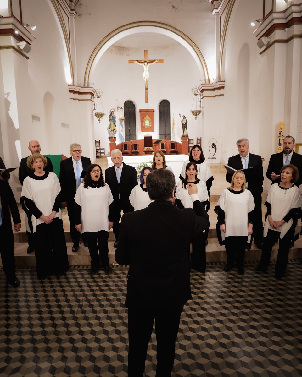 ferraitelli's tweet photo. Nuestro Coro Municipal “Maestro Mario Mancuso” está a días de vivir una experiencia inolvidable. En el marco de su 50° aniversario, viajará a Italia para presentarse en Parma, Bolonia y Roma. https://t.co/n2oYIVzRd3