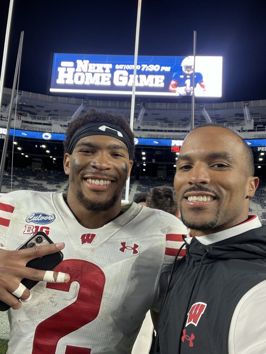 CoachAC3's tweet photo. Winning isn’t easy but it sure is fun!!! Congrats to these great group of young men who persevered through it all. Enjoy this one and tomorrow we move forward!! #Slideoutzzz https://t.co/6vve424fKI