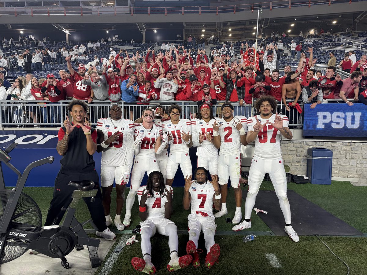 CoachAC3's tweet photo. Winning isn’t easy but it sure is fun!!! Congrats to these great group of young men who persevered through it all. Enjoy this one and tomorrow we move forward!! #Slideoutzzz https://t.co/6vve424fKI