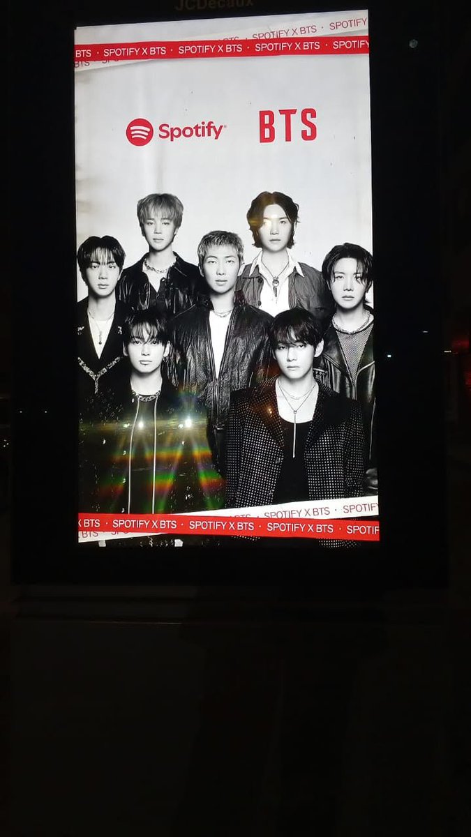 Moon_Ale13's tweet photo. Que lindo de noche 🌃 

Créditos:We Purple You 

#BTS_WORLDTOUR_ARİRANG https://t.co/T3n3HvHmJS