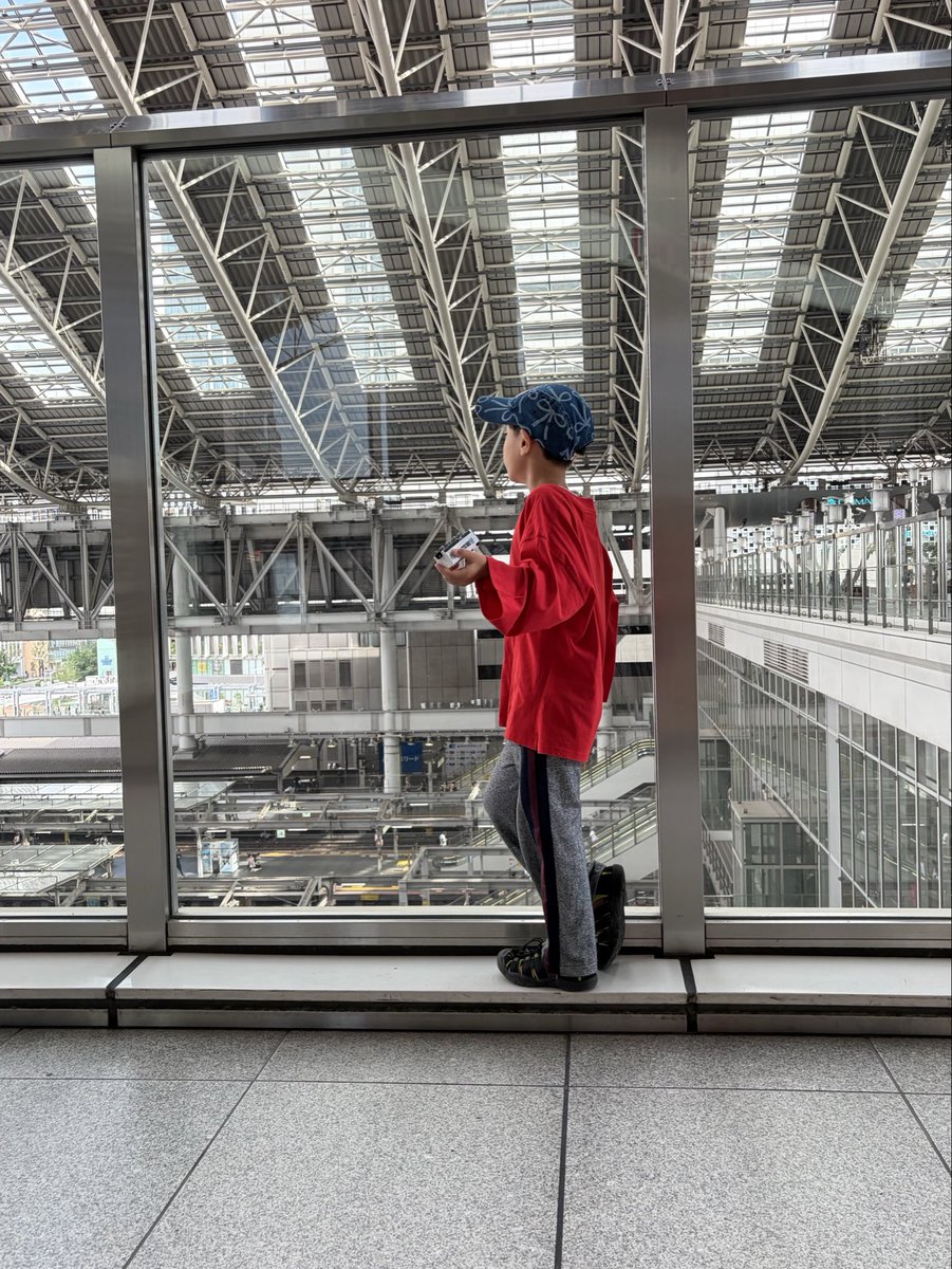 R7Some's tweet photo. 月1の息子と2人だけのお散歩DAY
まだ長袖は暑いといわれた🫠 https://t.co/9ppzbZUjlf
