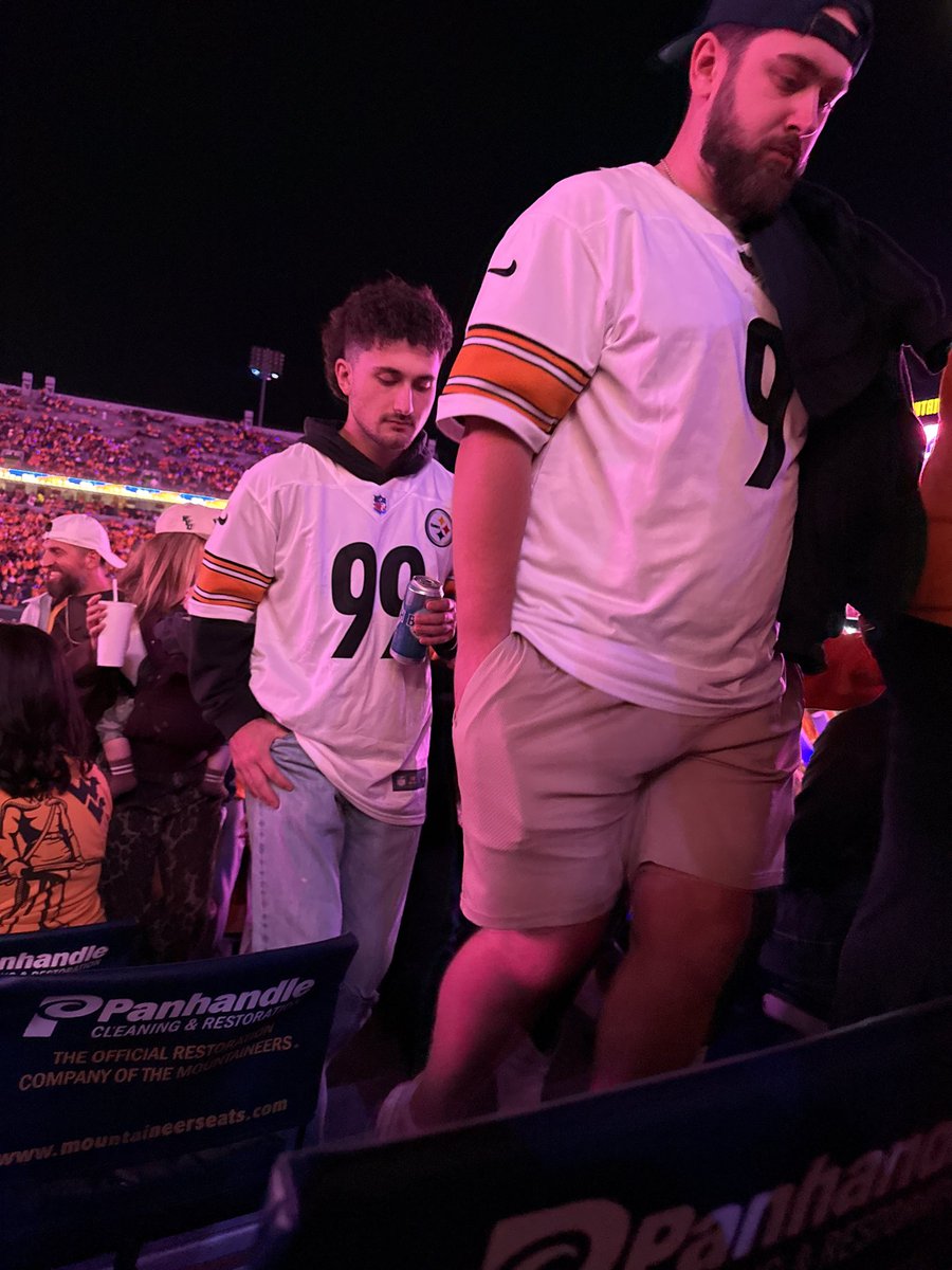 WVUExtremist's tweet photo. These queers thought it was a pride rush🤣 https://t.co/Evcj7l1awf