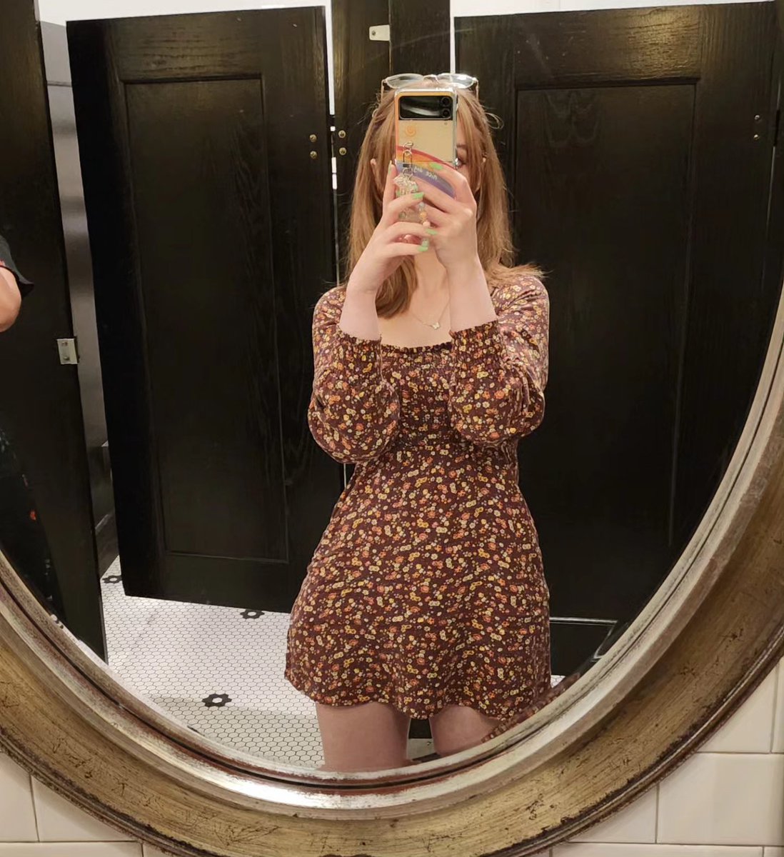 sadsiie's tweet photo. who wants to be my good boy? 🎀
good boys deserve a little attention too ♡
think you can earn your princess's approval? 👑

Also, tell me if this dress is pretty! https://t.co/41SeavrTwO