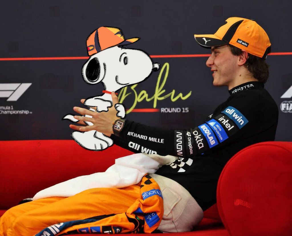 chyuuix's tweet photo. Oscar's emotional support Snoopy https://t.co/yCBfwrj3Mb