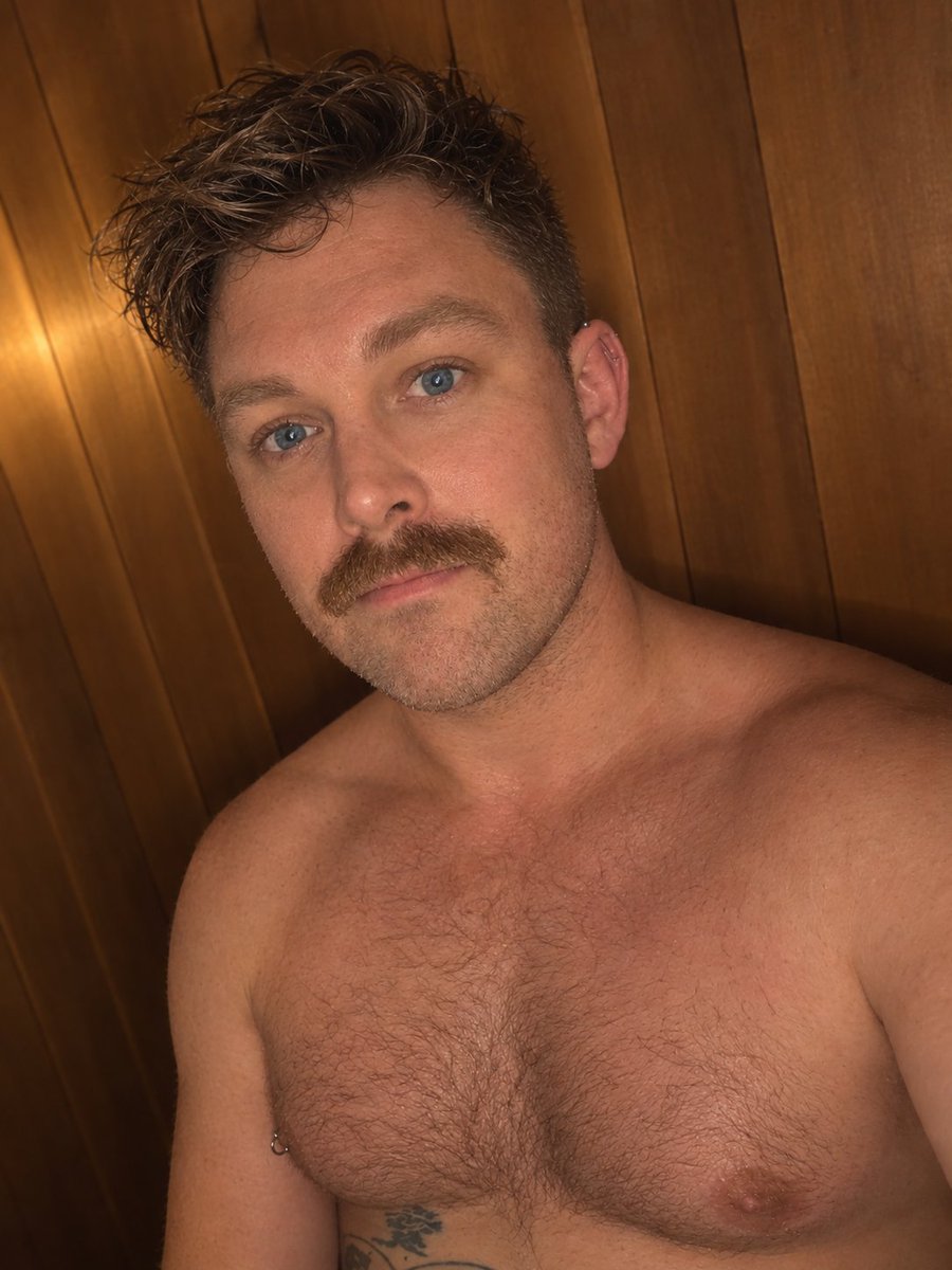JoshuaBoi92's tweet photo. Whos joining in the sauna after gym https://t.co/24YWkcwhQU