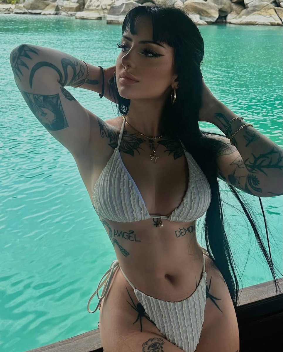 onlycloetxs's tweet photo. angel or demon… which one are you taking poolside? 😏 https://t.co/nvcsEwtHV9