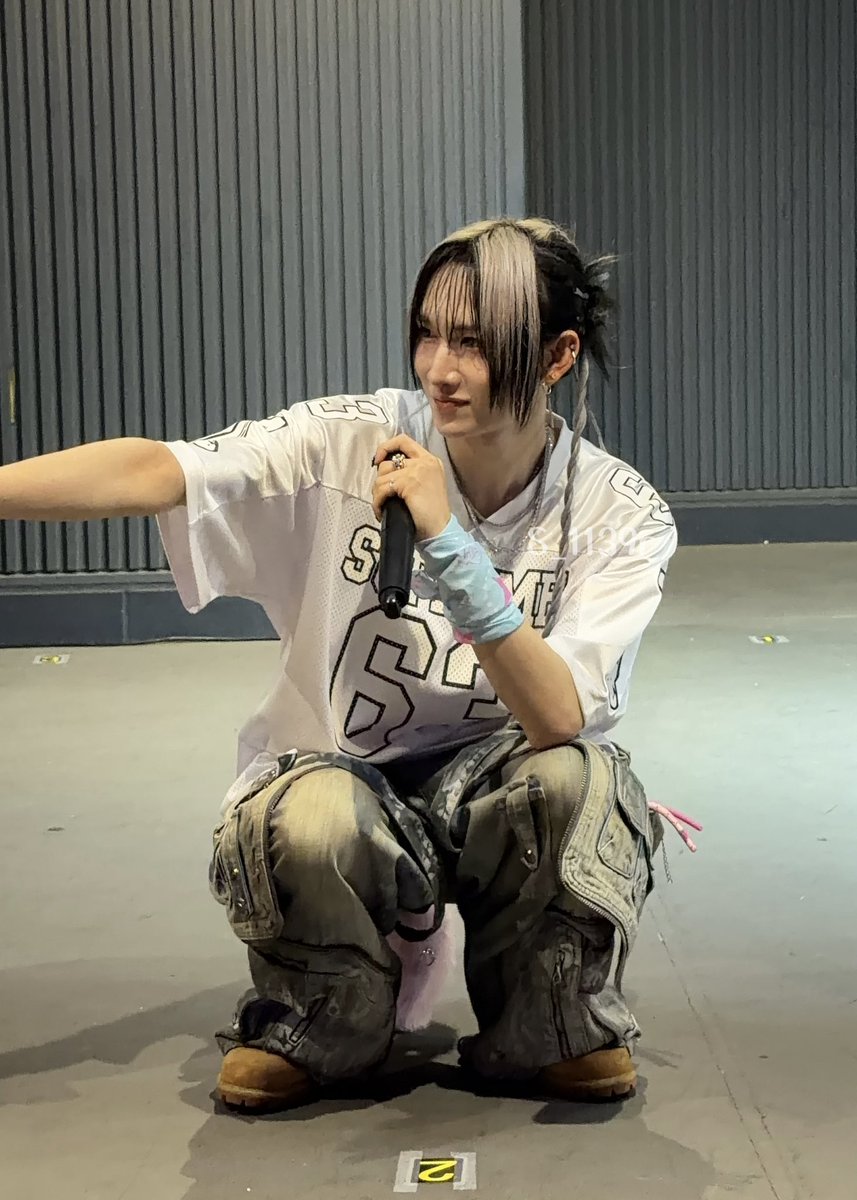 s_1139r's tweet photo. ちょこんって前しゃがんでたの可���くて心の中(?)でなでなでした(ᐡ´• ·̫•)ﾉ(-‧̫ -`ᐡ)

 #SevenDeuce  #AKITO  #三角章斗 
@akito__1006 https://t.co/bvelLcgLf9
