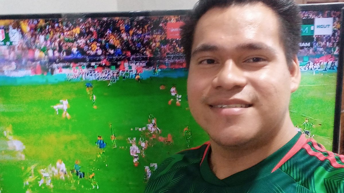 DavidMi99323296's tweet photo. Viendo el debut del Tri con Rafa Márquez! ¡Vamos México!#LaEraDeRafa  @TUDNMEX https://t.co/y8cjyyoSCO