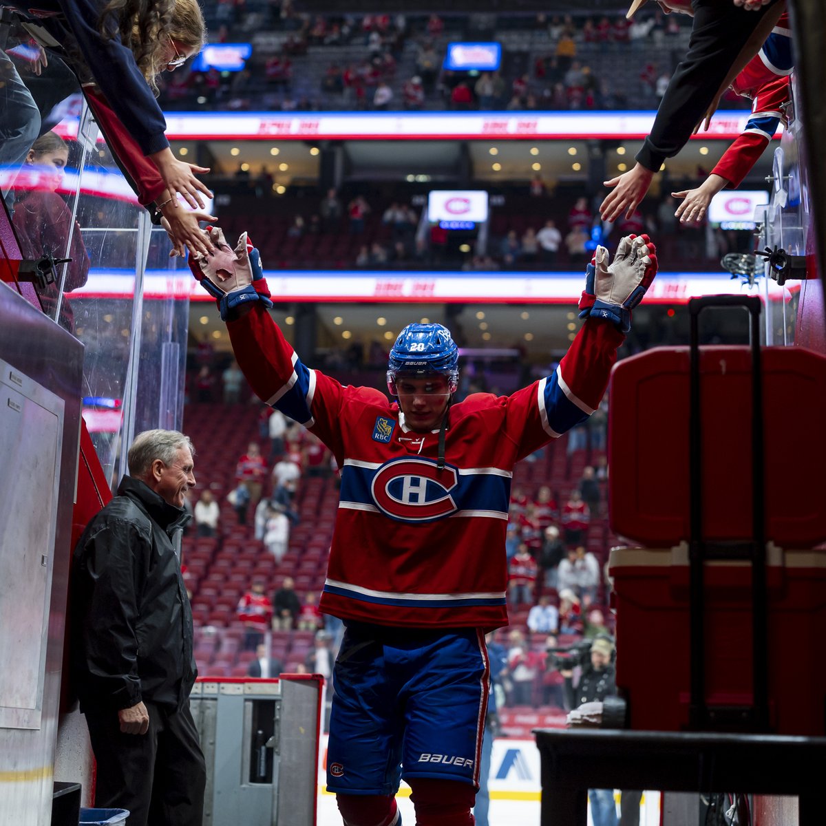 CanadiensMTL's tweet photo. slafkovskY

#GoHabsGo | 📍 MTL