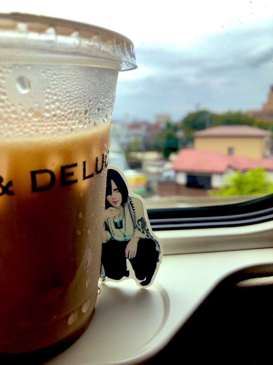 nao_bsweet's tweet photo. 一緒に飲んで旅する日🚄
少しゆっくりで行き〼。
#自作グッズで遊ぶ人🐾
#PlasticTree https://t.co/ROF8Yfrxek