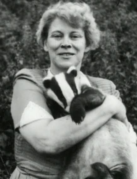 RonaldNguyt3ti's tweet photo. Antonina Żabińska was a Polish writer and co-director of the Warsaw Zoo who risked her life during World War II to shelter and save over 300 Jews from the Holocaust.
#NextLevel #PILSERIESEP3 https://t.co/WDFiunsbtR