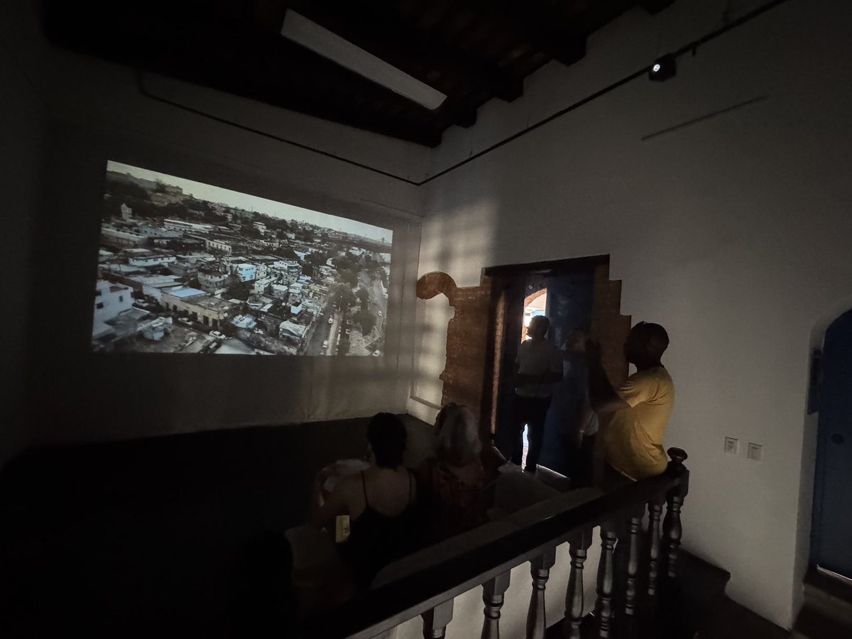 CentroImagenRD's tweet photo. Hoy tuvimos varias visitas guiadas en el CENTRO DE LA IMAGEN. Susan Mézquita en su muestra en el marco de la XII ediciones de Photoimagen recibió a sus antiguos compañeros de la ENVA.También visitaron la muestra Desde la ventana, doscientos años de Fotografía de Arispe y Acero. https://t.co/7bJXsBfRhN