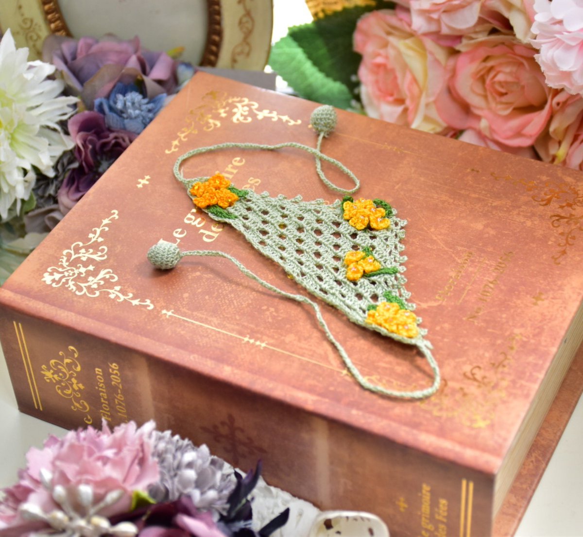 arcadian0307jp's tweet photo. 季節のお花、金木犀のバブーシュカをminneショップに登録しました！
刺繍糸で編んだ手編みの一点ものです。

4～4.5インチヘッド推奨サイズです。
単品ではクーポン対象外の金額ですので、ご注意下さい。

こちらも本日21時から、販売開始します。 https://t.co/7fY5lJpW69