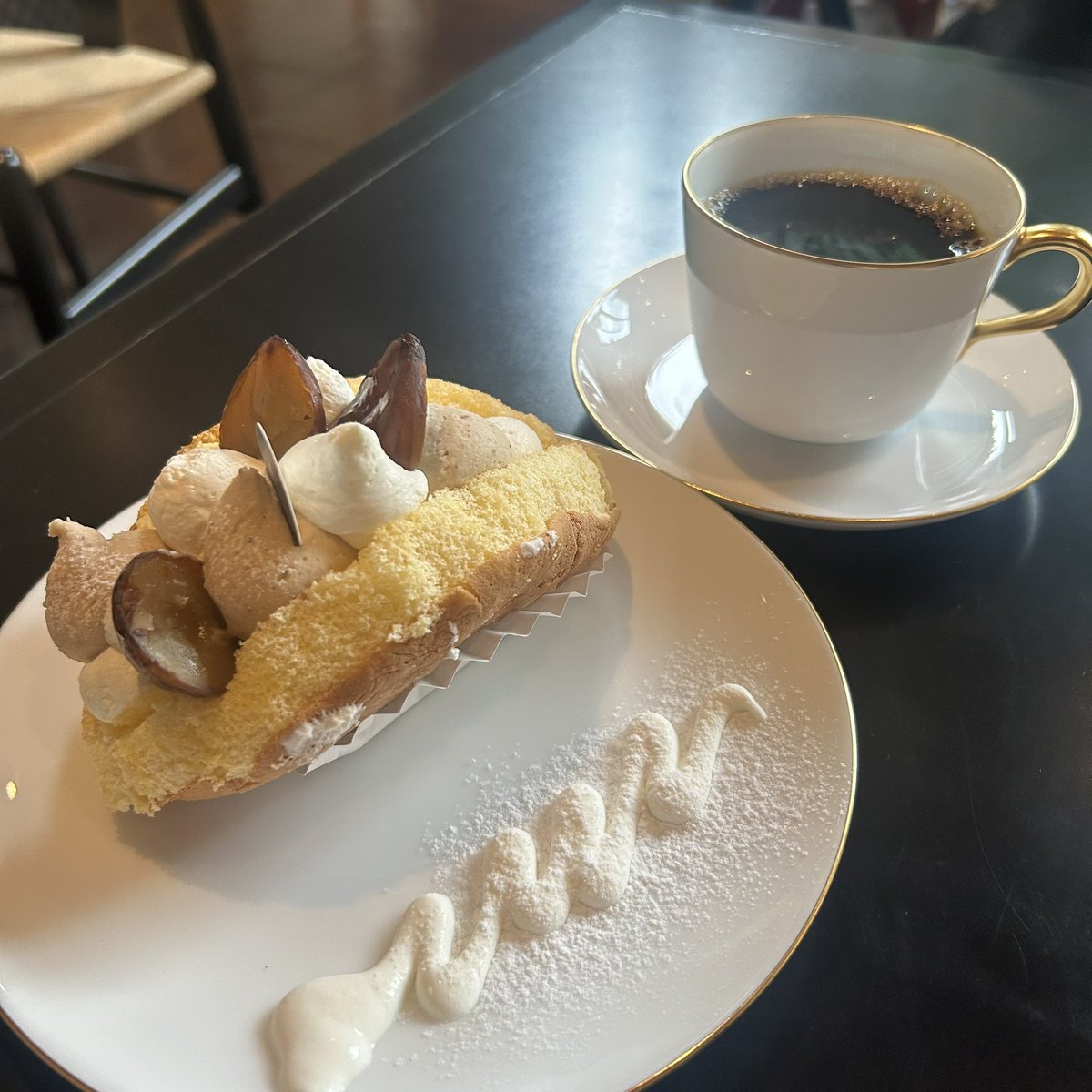 matarumataru's tweet photo. きのとや白石本店
誕生日LINEクーポンで
ケーキセットが７００円
※去年までは500円

マロンオムケーキある！😆
って事即決
クーポンは２名までOK
もう一個頼もうとしたら一人なのでダメ
大通店はOKなのに店舗によって違う？
まぁ良いけど😇

マロンオム美味しい🥰
ご馳走さまでしたん https://t.co/rUN2mKyuDz